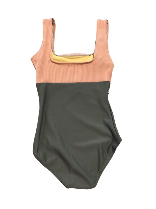 Elizabeth YS: gray and ribbed blush - Image 2
